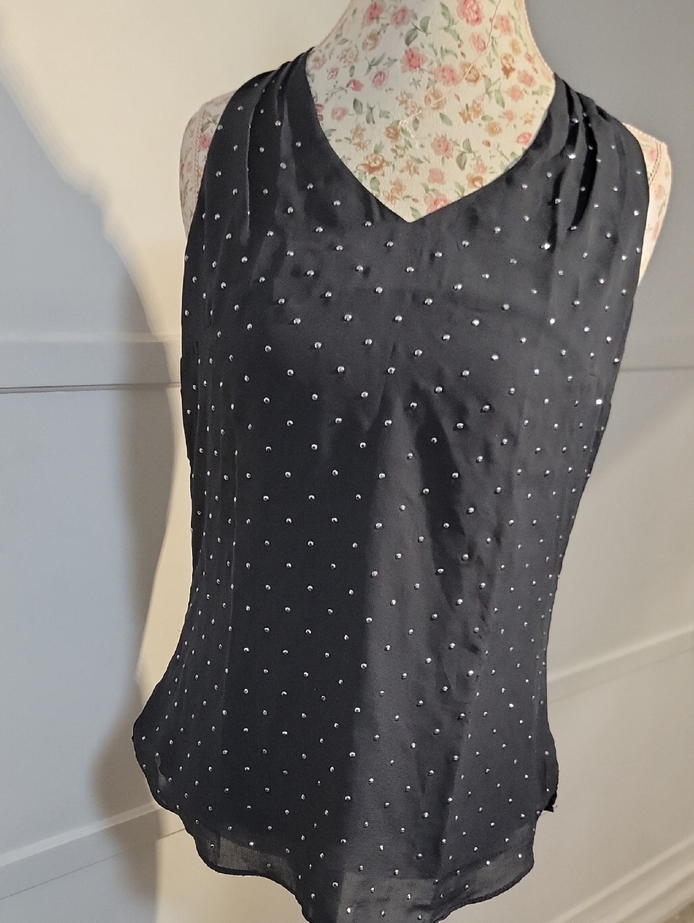 White House BM Black Sleeveless Beaded V-Neck Women’s Top Size Xs